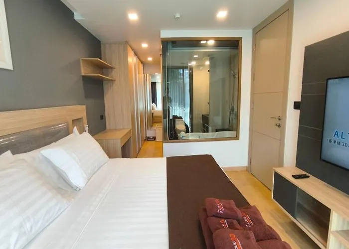 Alcove 53 Hotel