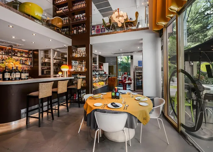 Alcove 53 Hotel 4*