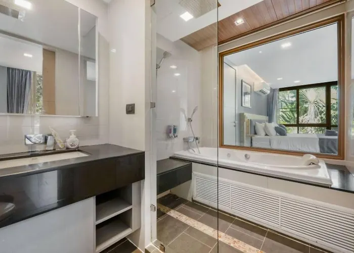 Alcove 53 Hotel