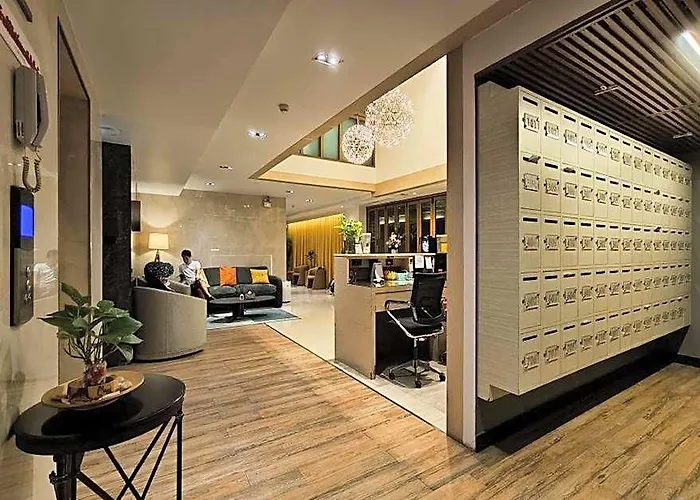 Alcove 53 Hotel 4*