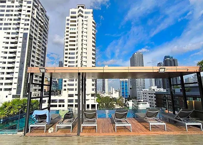 Alcove 53 Hotel
