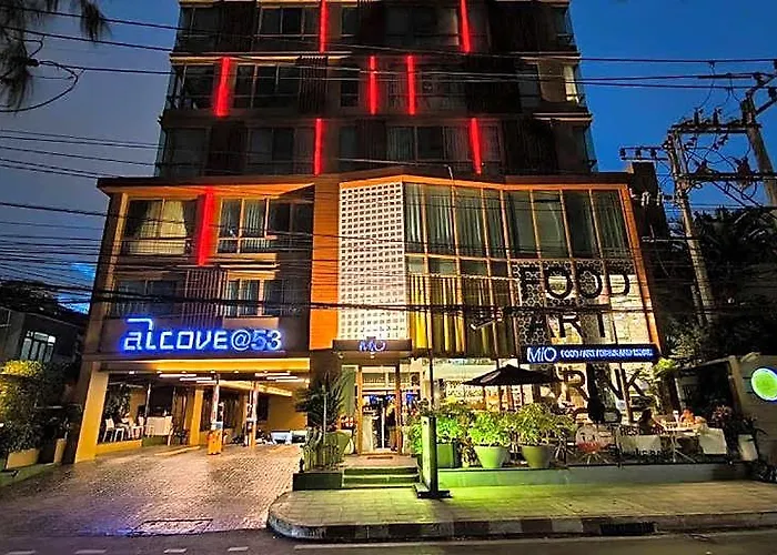 Alcove 53 Hotel