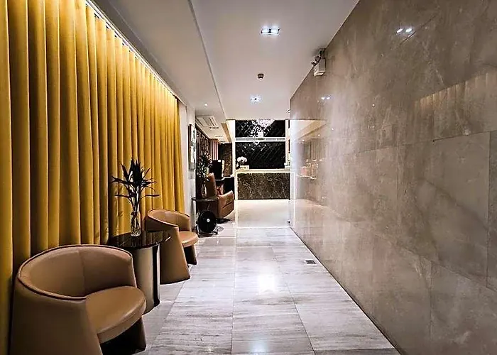 Alcove 53 Hotel 4*