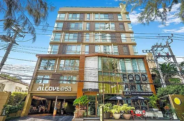 Alcove 53 Hotel