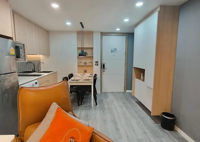 Alcove 53 Hotel
